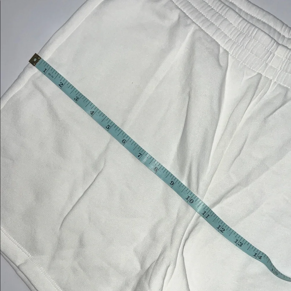 GAP  Athletic White Shorts Men’s  size Medium